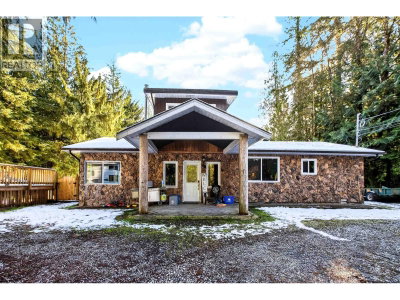11760 272 Street | Maple Ridge British Columbia | Slide Image Five