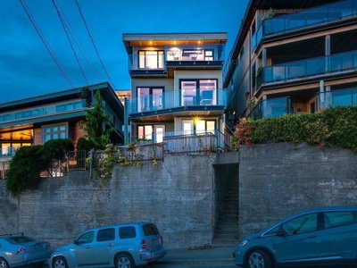 15061 VICTORIA Avenue | White Rock British Columbia | Slide Image Two