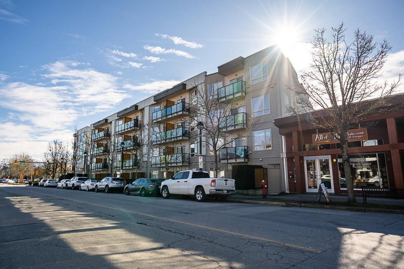 20460 DOUGLAS Crescent Langley British Columbia, V3A 0C6 - 2 Bedrooms Condo For Sale