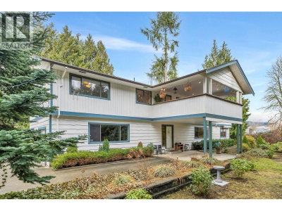 3775 LINCOLN Avenue | Coquitlam British Columbia | Slide Image Two