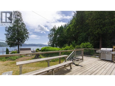 6 BRIGHTON Beach | North Vancouver British Columbia | Slide Image Fourteen