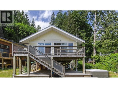 6 BRIGHTON Beach | North Vancouver British Columbia | Slide Image Nineteen
