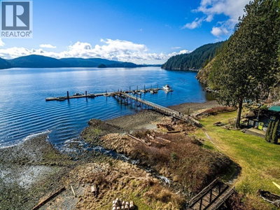 6 BRIGHTON Beach | North Vancouver British Columbia | Slide Image Three