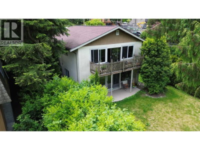6544 ROYAL Avenue | West Vancouver British Columbia | Slide Image Ten