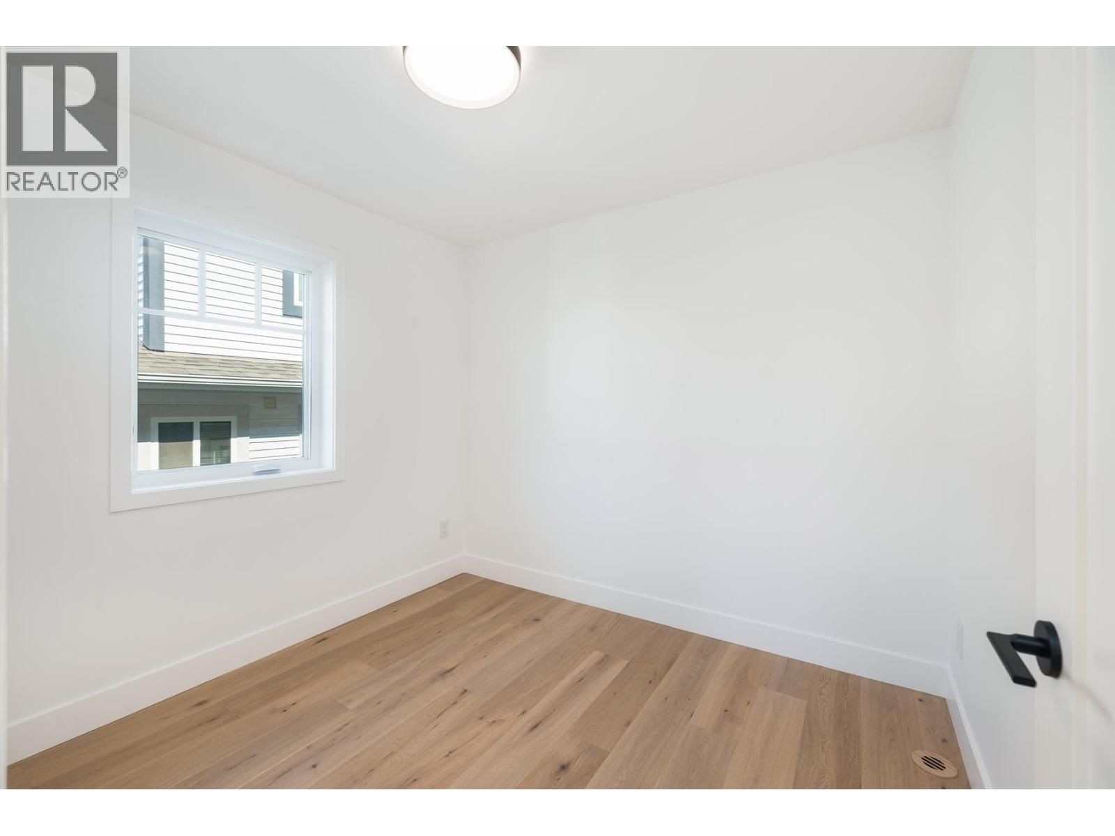 261 6TH STREET Image 12