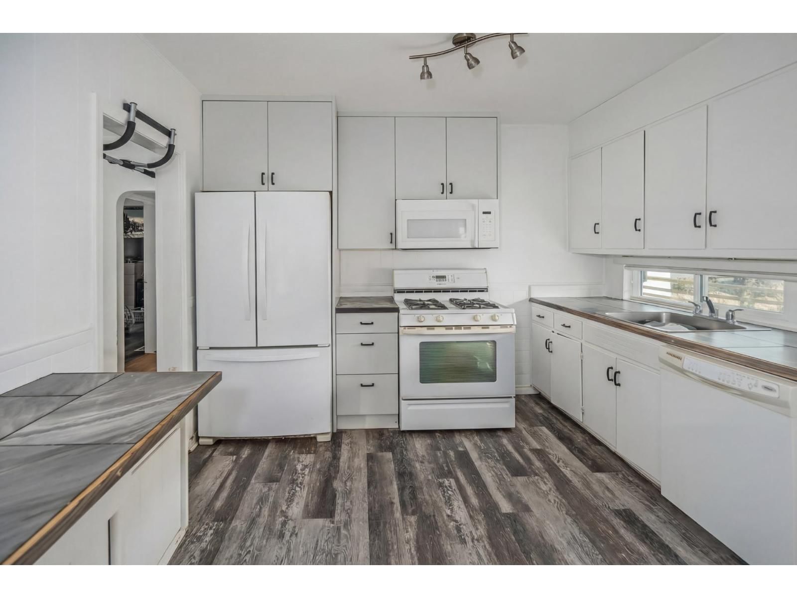 621 WATER AVENUE Image 14