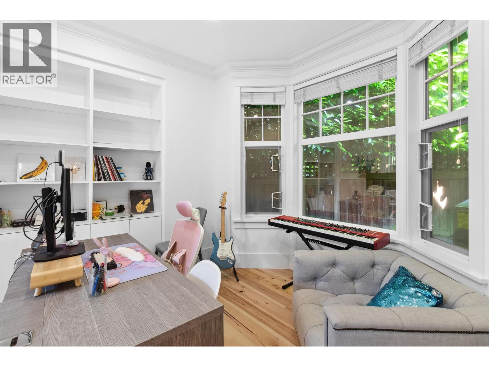 4379 ROSS CRESCENT Image 12