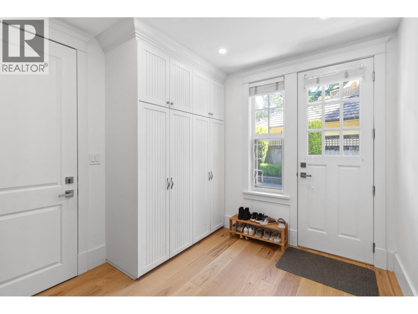 4379 ROSS CRESCENT Image 29