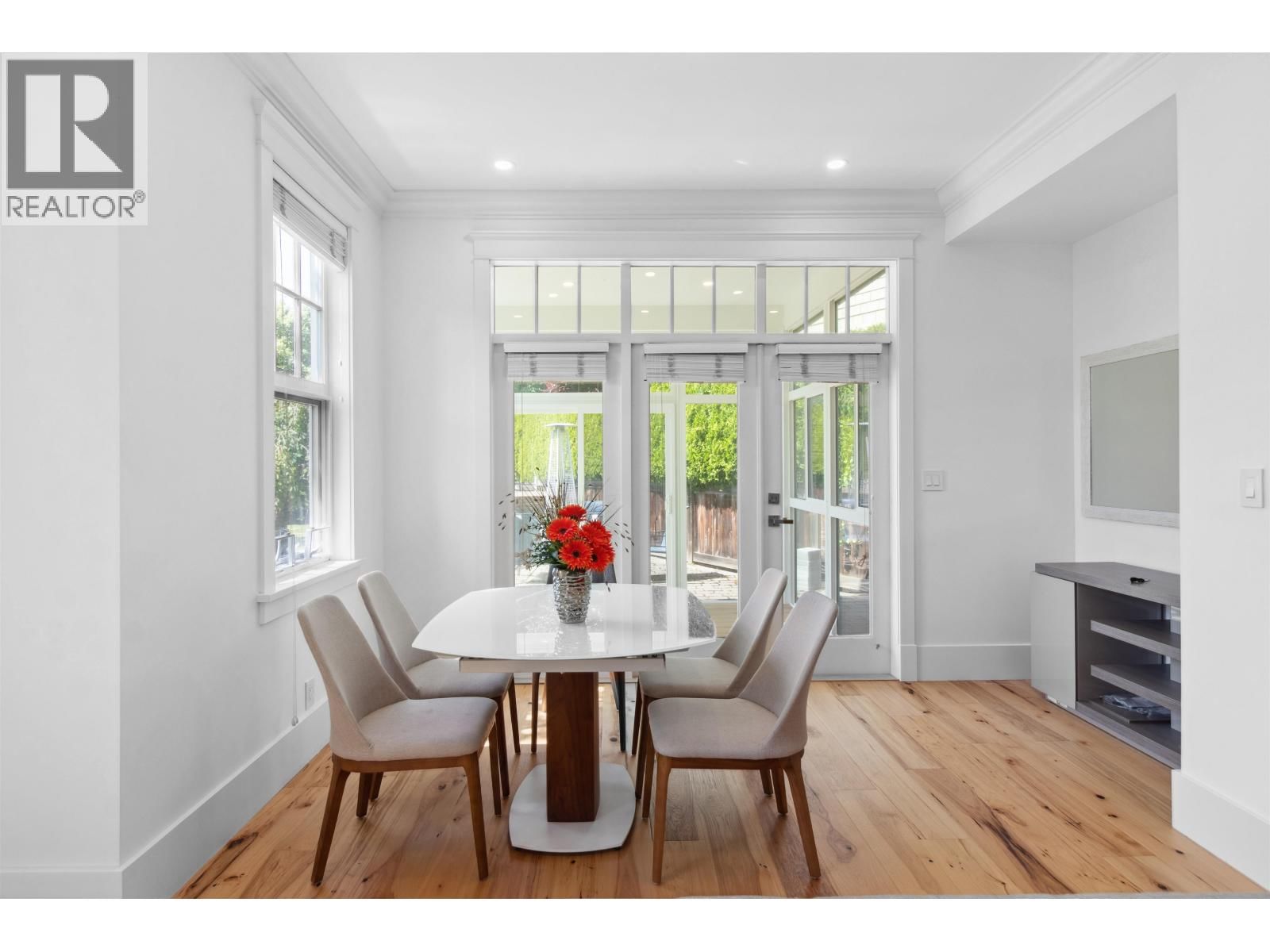 4379 ROSS CRESCENT Image 8