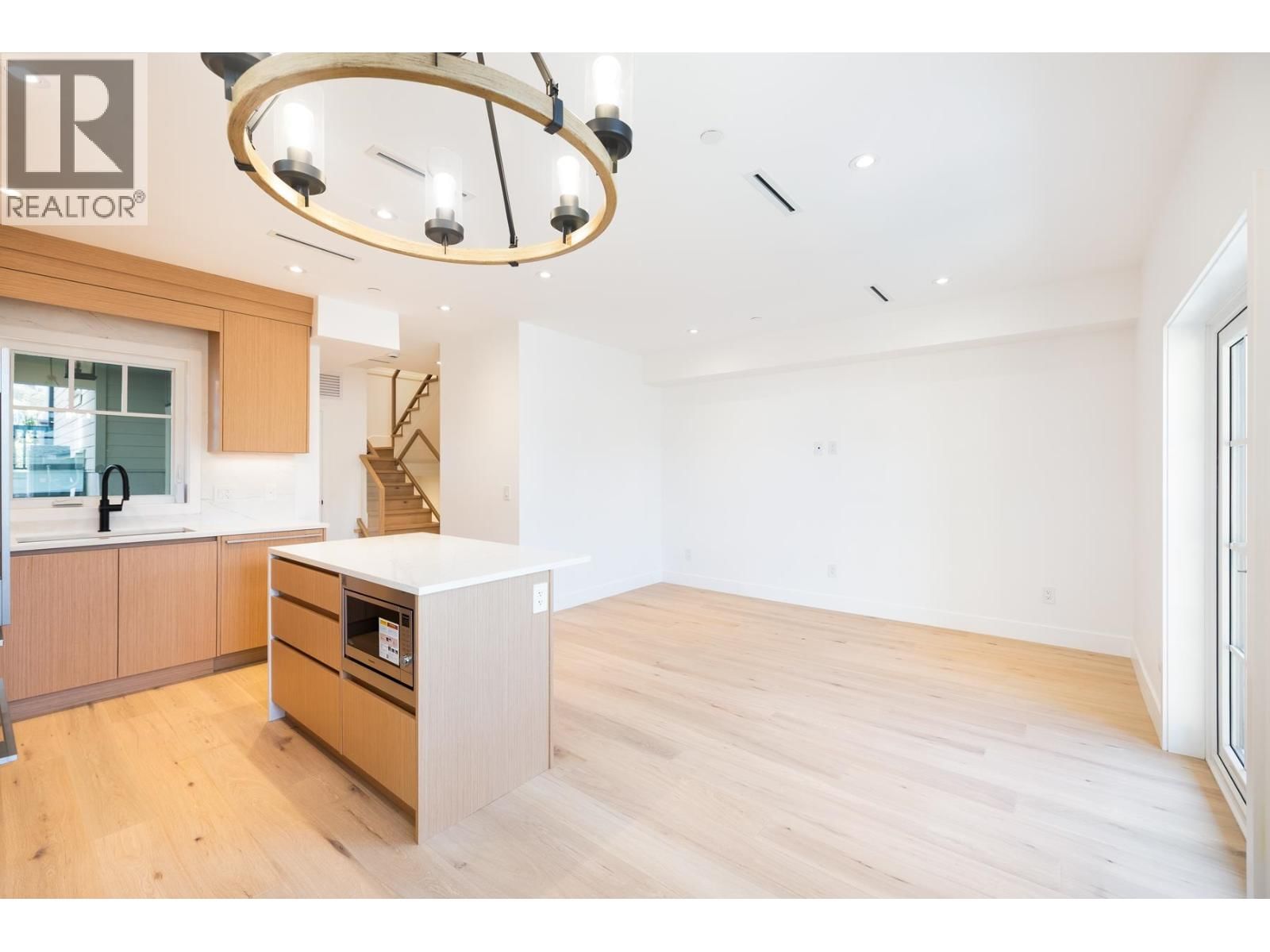 265 6TH STREET Image 4