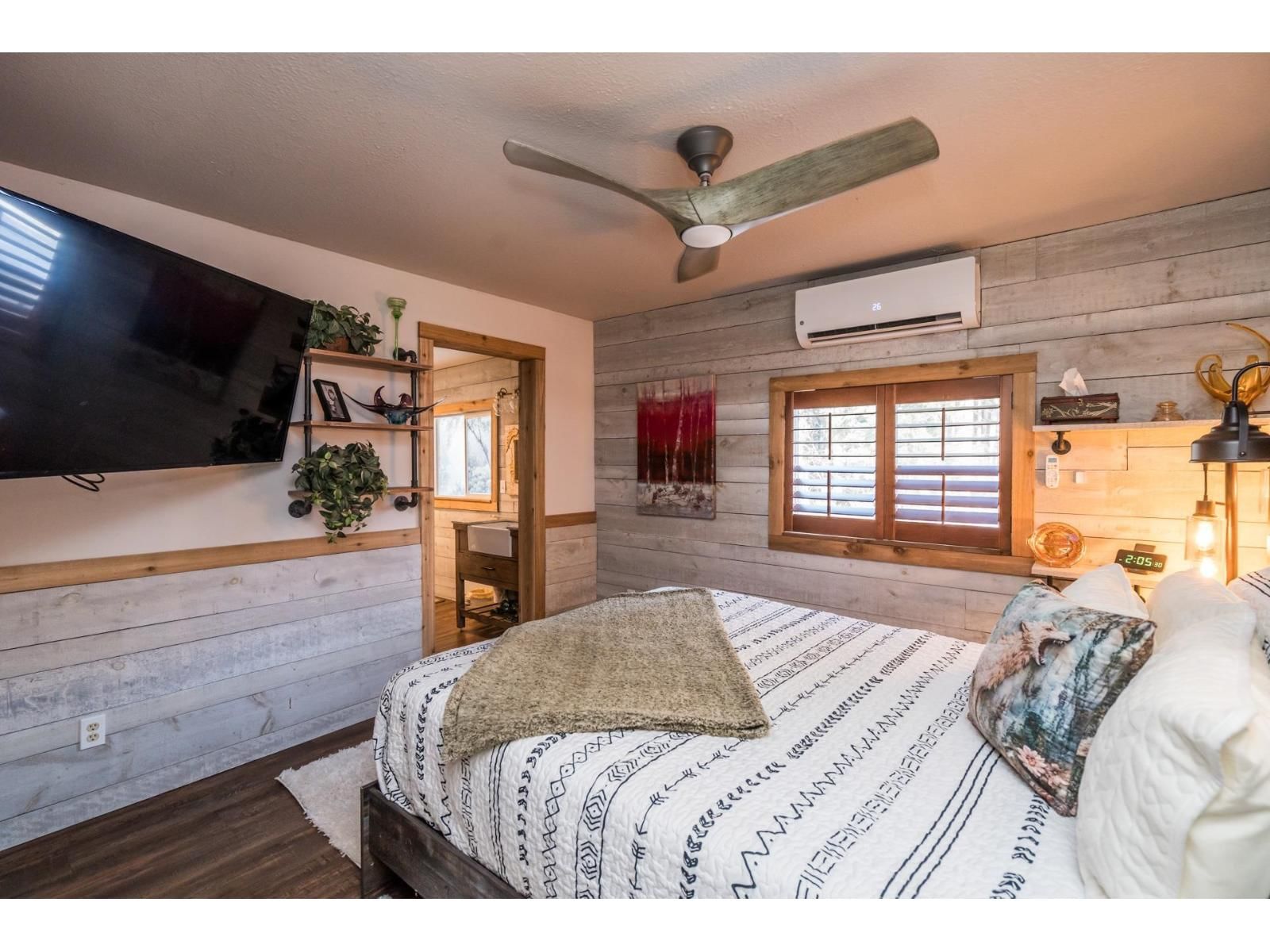 695 HUDSON BAY STREET Image 12