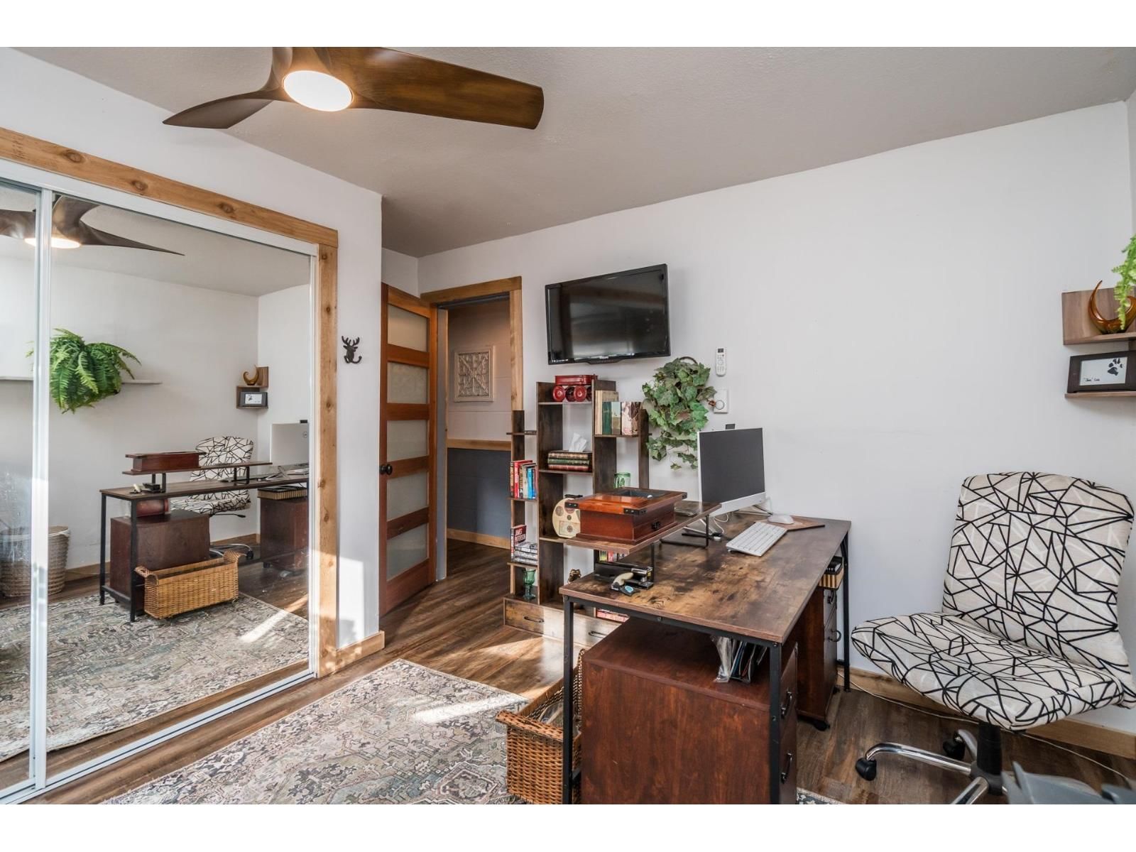 695 HUDSON BAY STREET Image 16