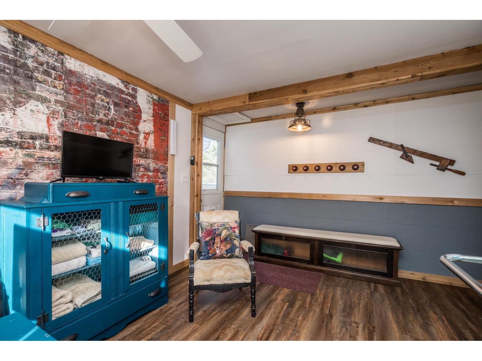 695 HUDSON BAY STREET Image 19