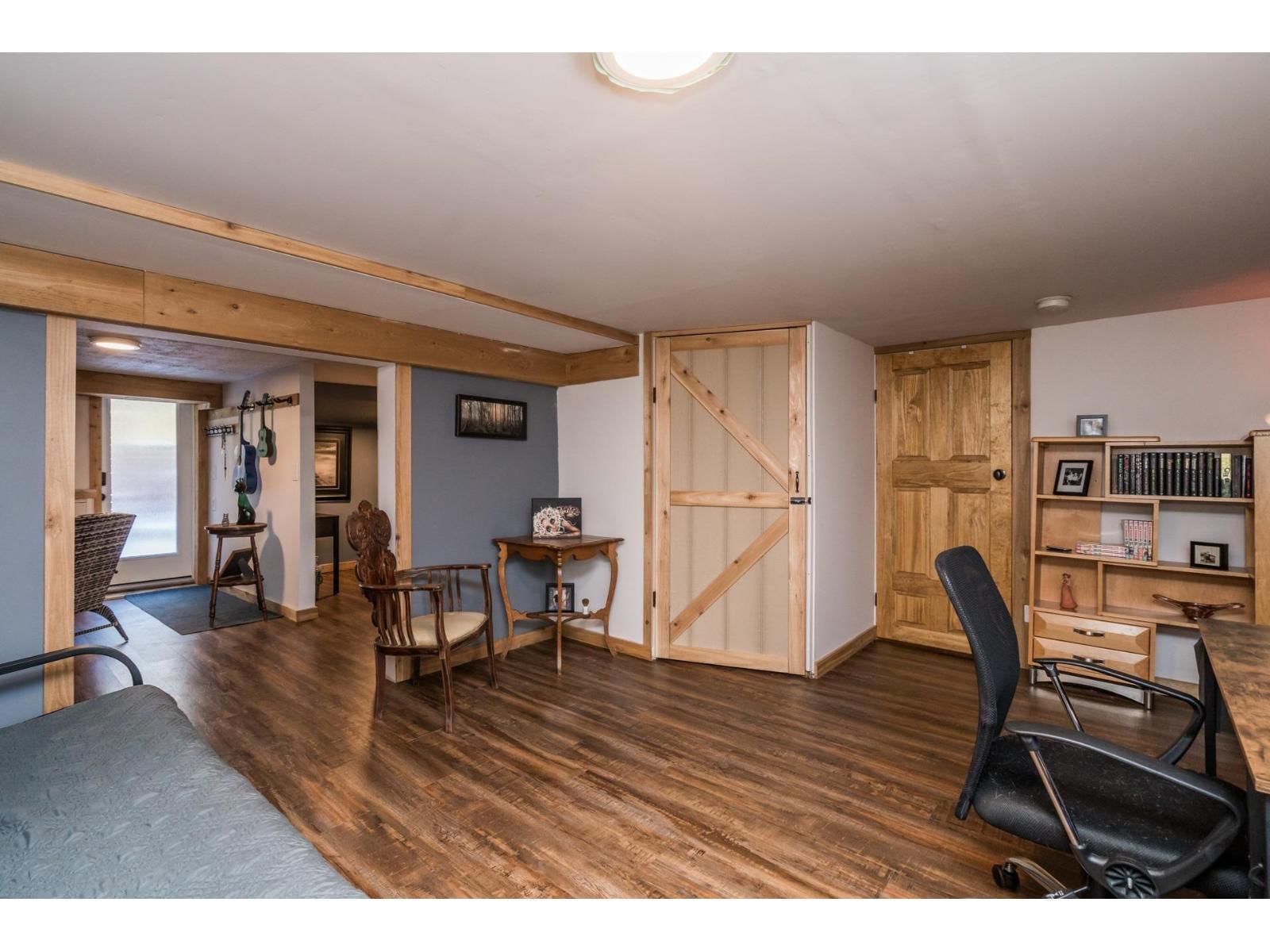 695 HUDSON BAY STREET Image 21