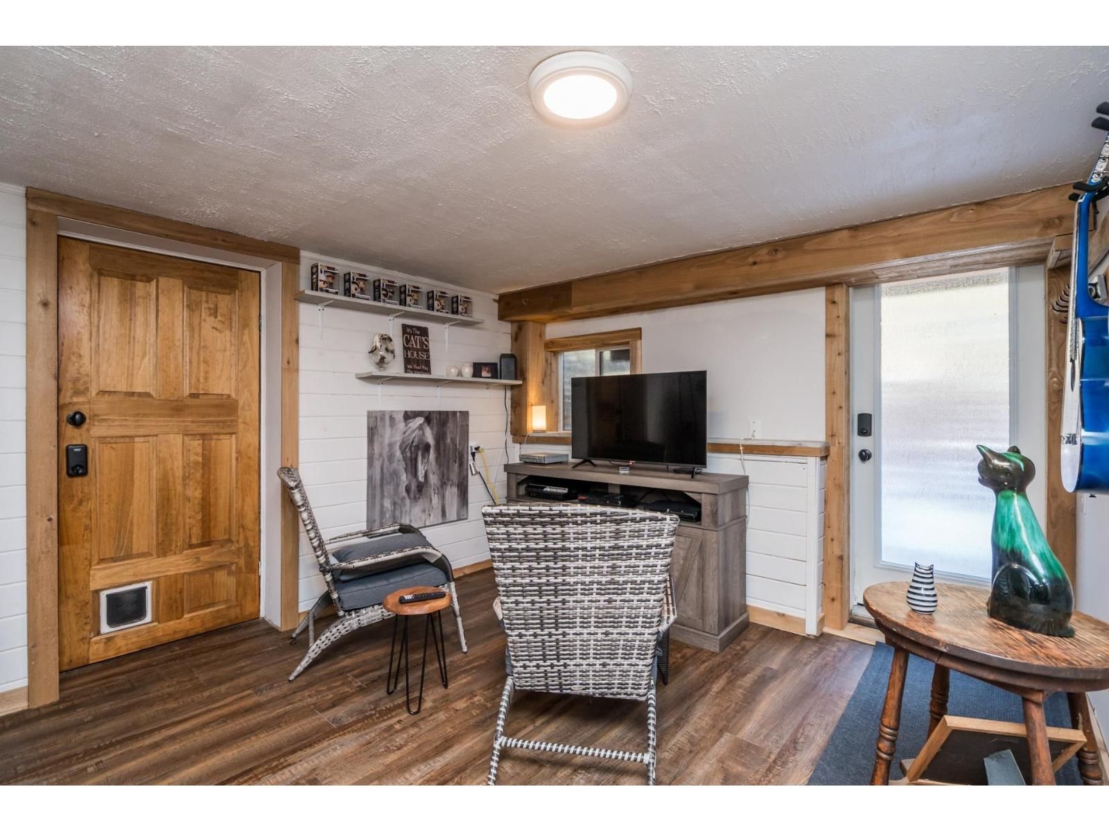 695 HUDSON BAY STREET Image 22