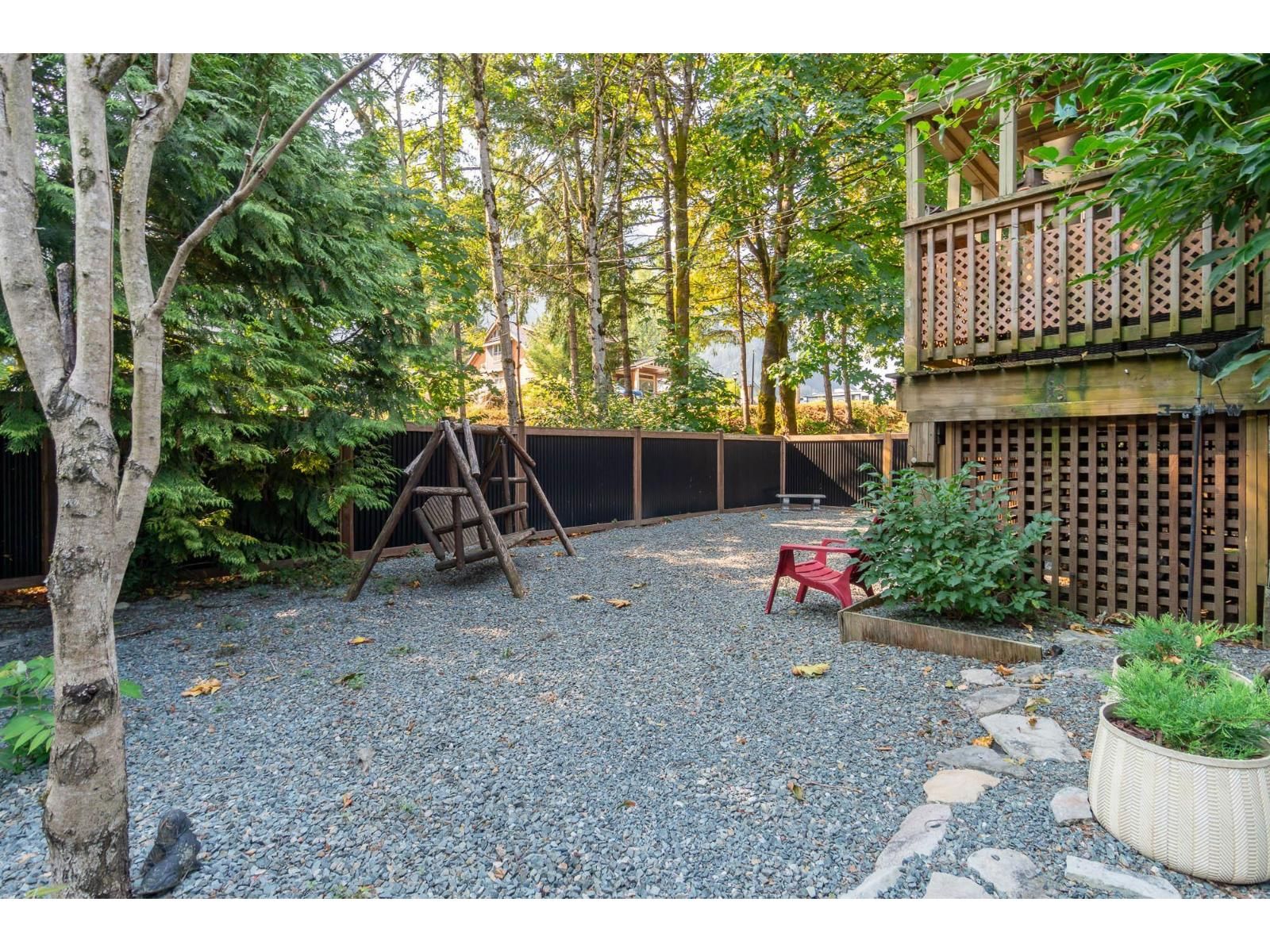 695 HUDSON BAY STREET Image 32