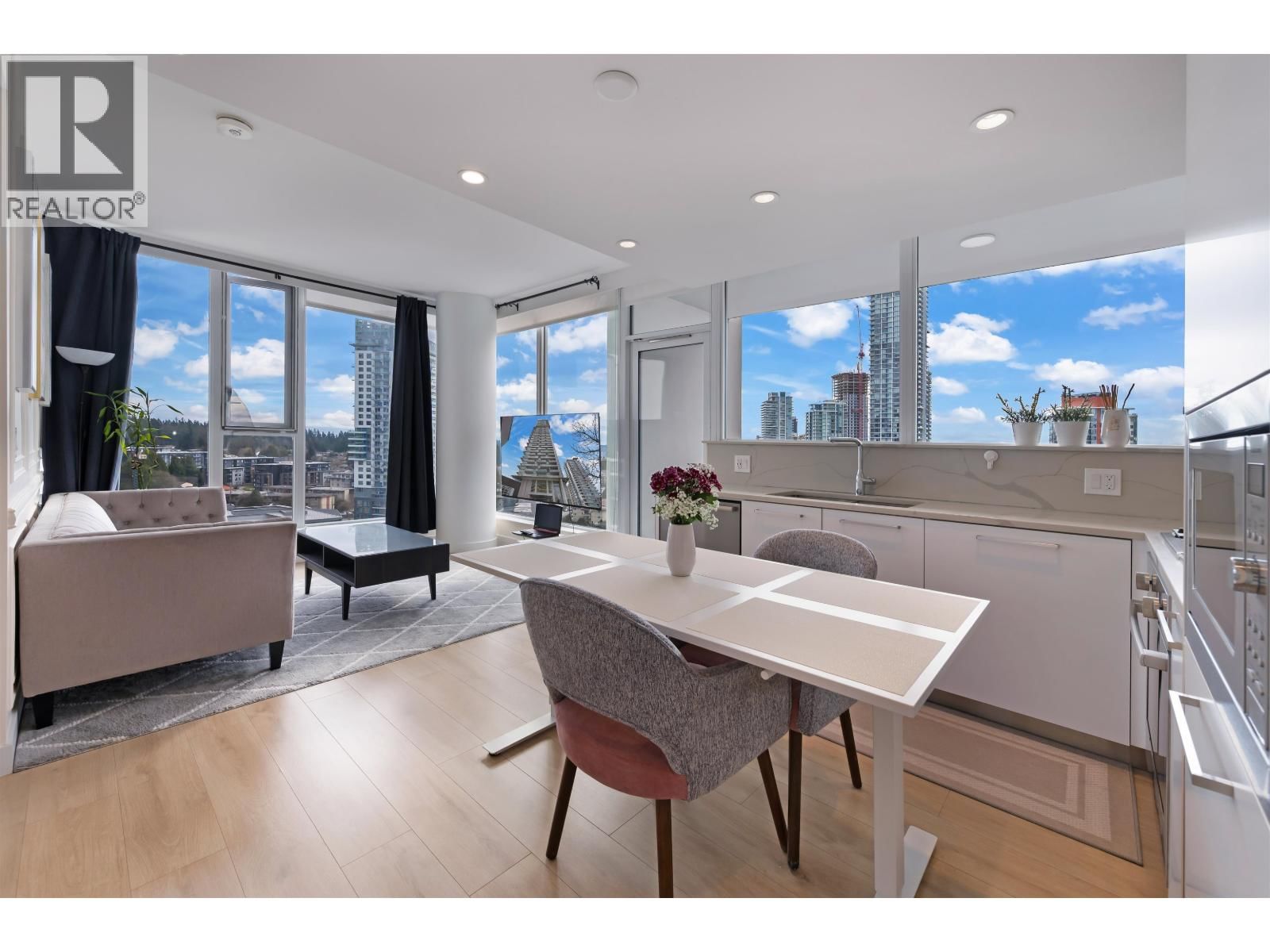 1309 - 567 CLARKE ROAD Image 4