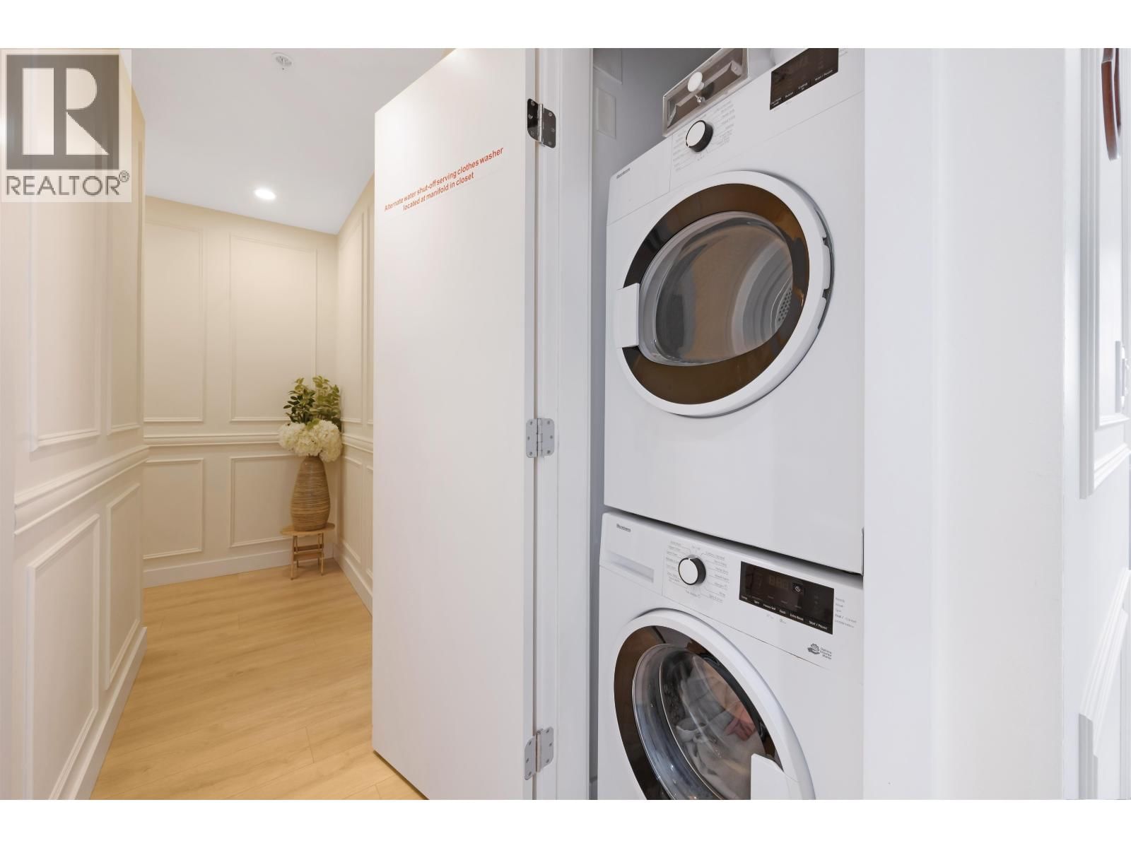 1309 - 567 CLARKE ROAD Image 8