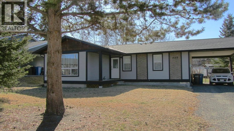 488 EVERGREEN Crescent, 100 Mile House, V0K2E0 | Image 2