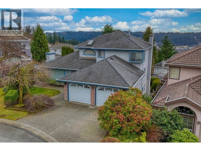 8 GREYSTONE Place | Port Moody British Columbia | Slide Image Twelve