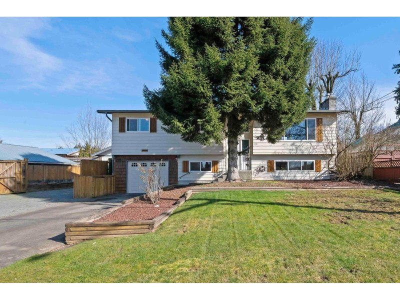 2096 MARTENS Street Abbotsford British Columbia, V2S 5W6 - 3 Bedrooms Home For Sale
