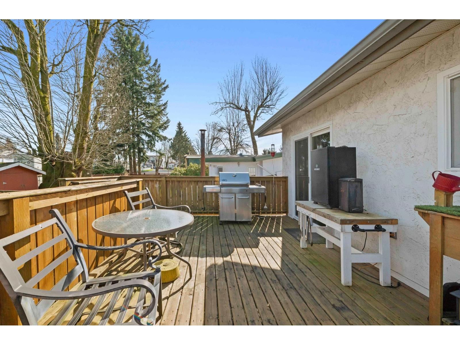 2096 MARTENS STREET Image 23