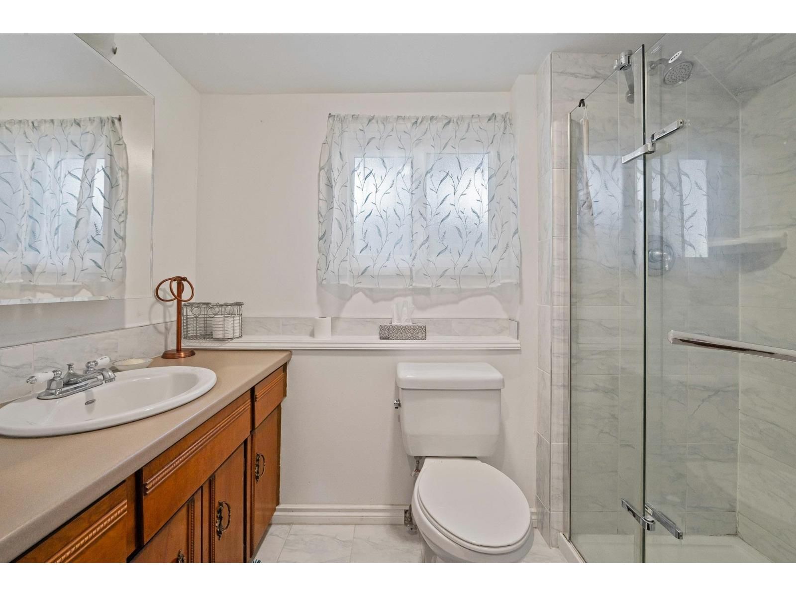 2096 MARTENS STREET Image 30