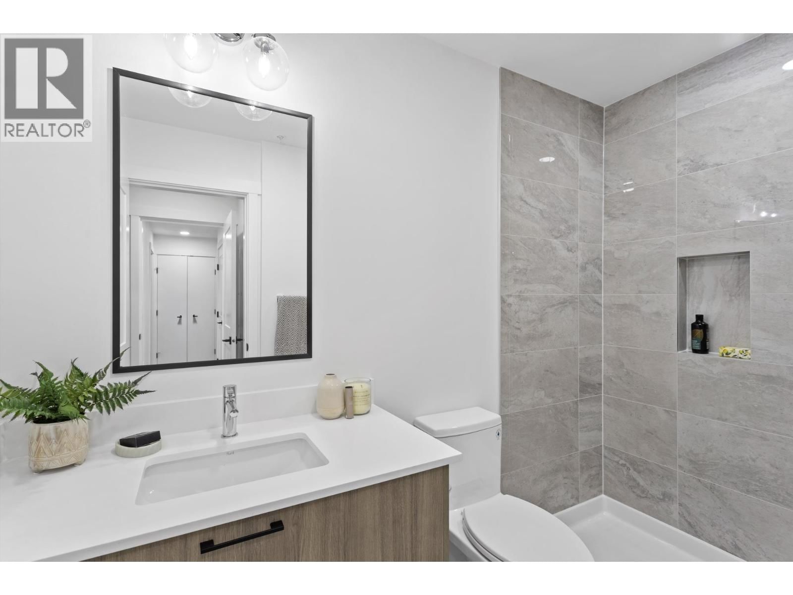 120 - 720 ROBINSON STREET Image 15