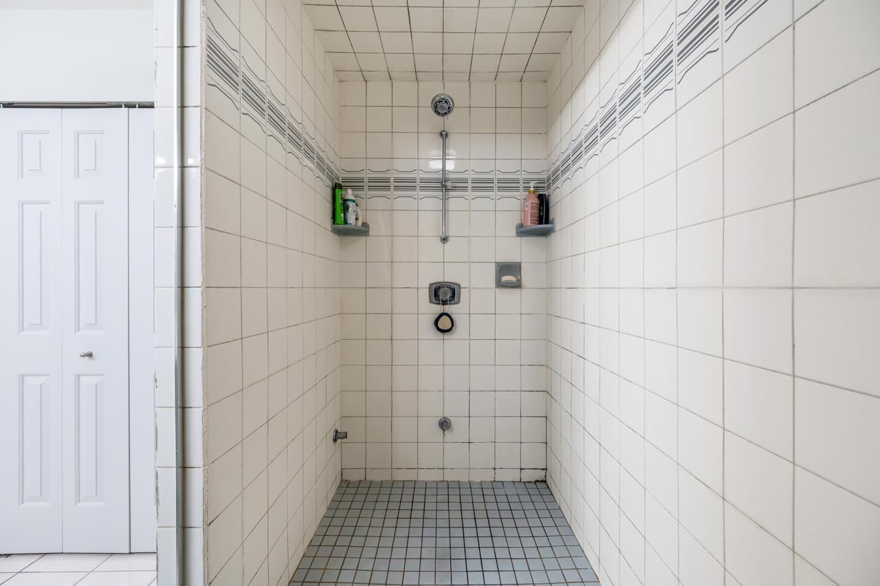 13553 25 AVENUE Image 18