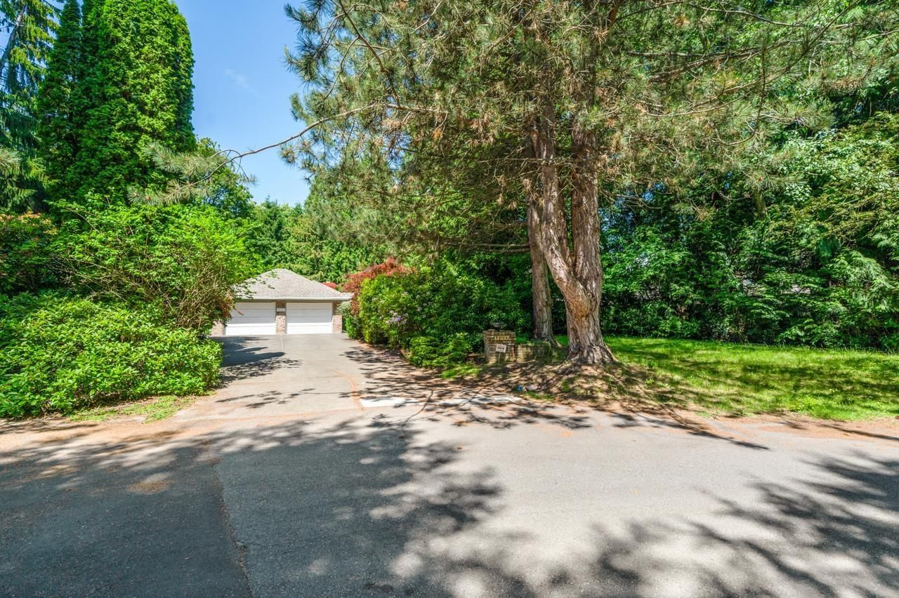 13553 25 AVENUE Image 2