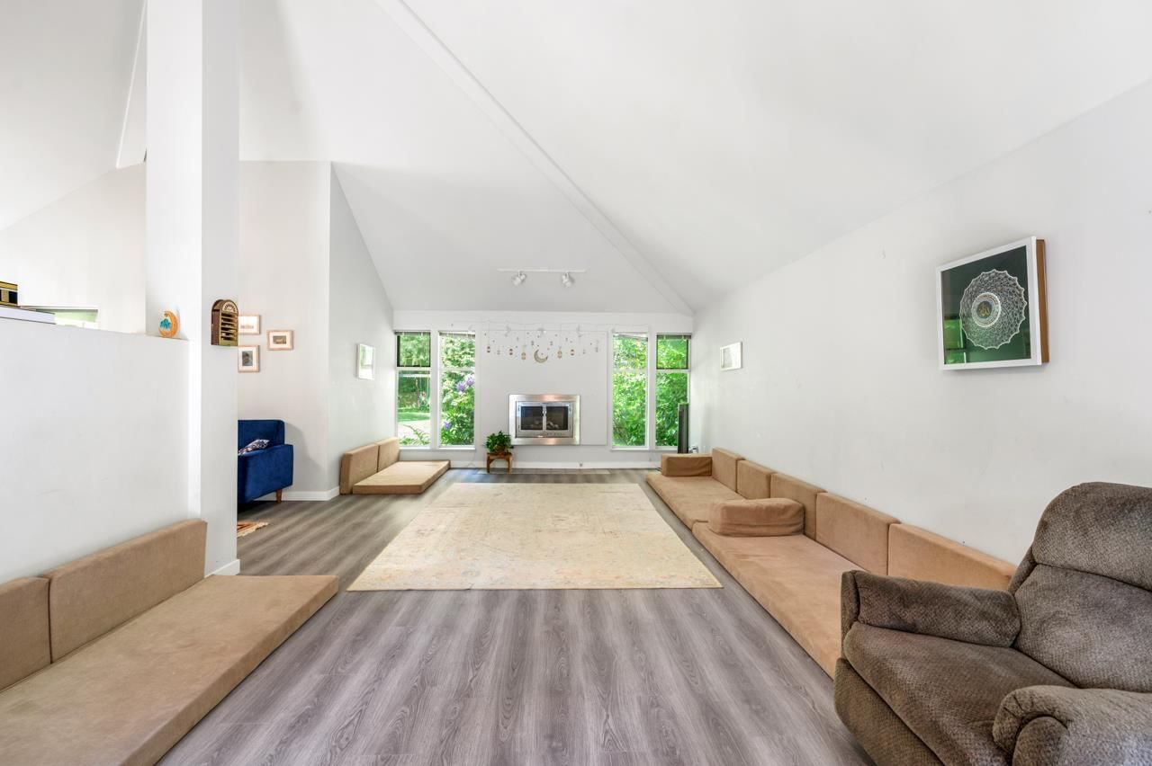 13553 25 AVENUE Image 5