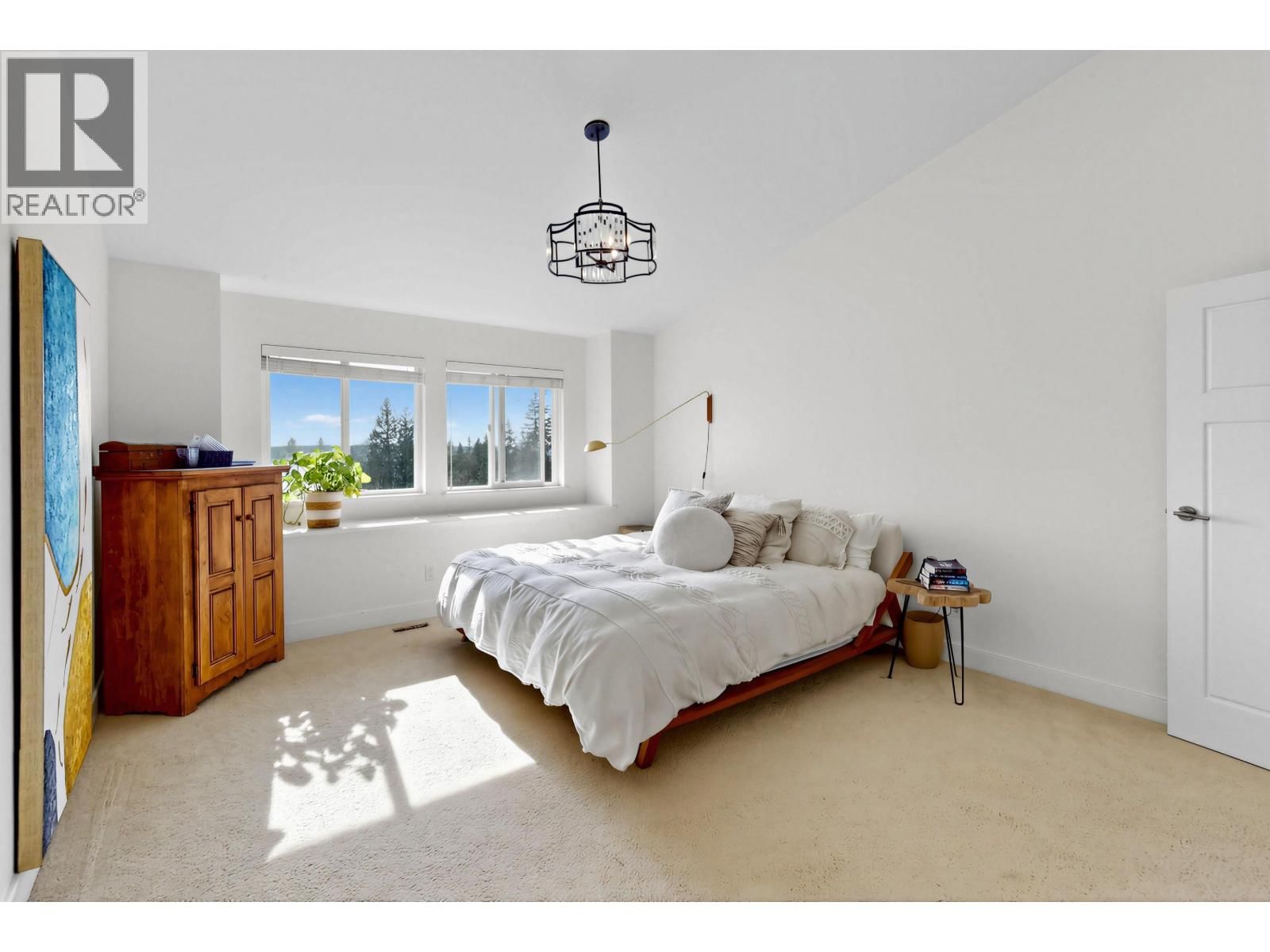 3492 BISHOP PLACE Image 24