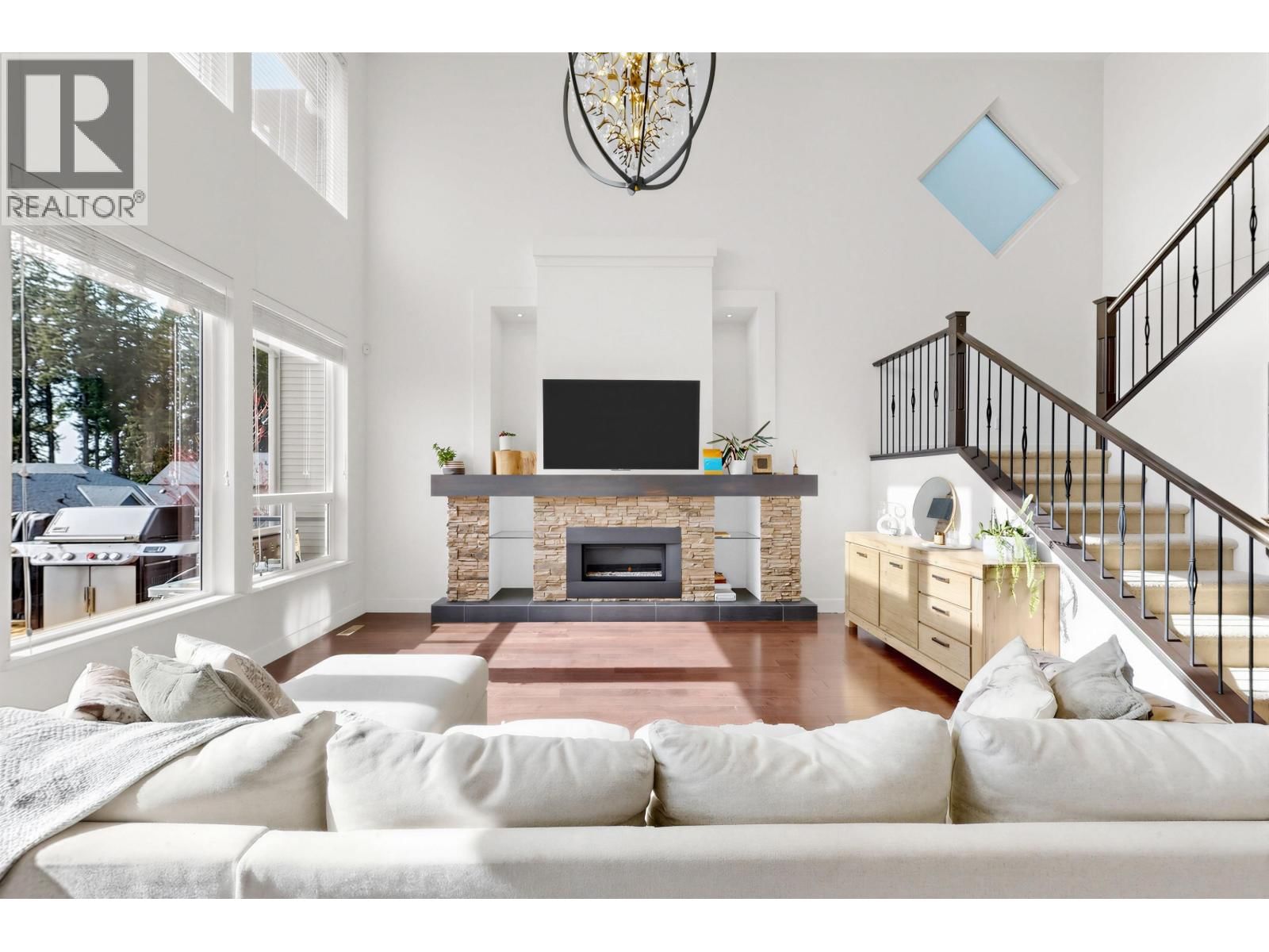 3492 BISHOP PLACE Image 7