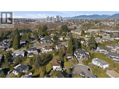 7148 CARDINAL Court | Burnaby British Columbia | Slide Image Ten