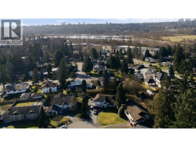 7148 CARDINAL Court | Burnaby British Columbia | Slide Image Four