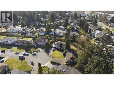 7148 CARDINAL Court | Burnaby British Columbia | Slide Image Five