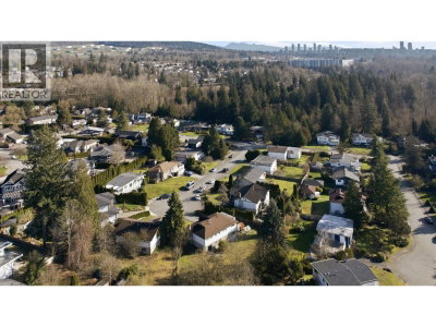 7148 CARDINAL Court | Burnaby British Columbia | Slide Image Seven