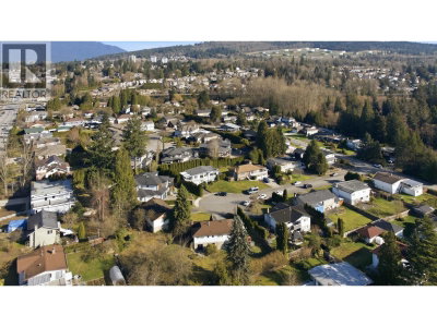 7148 CARDINAL Court | Burnaby British Columbia | Slide Image Eight