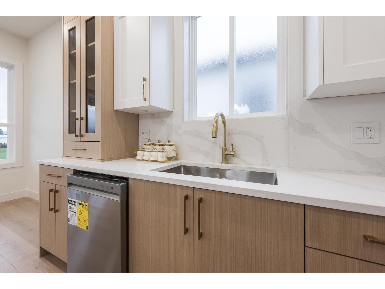 46339 MAPLE AVENUE Image 15