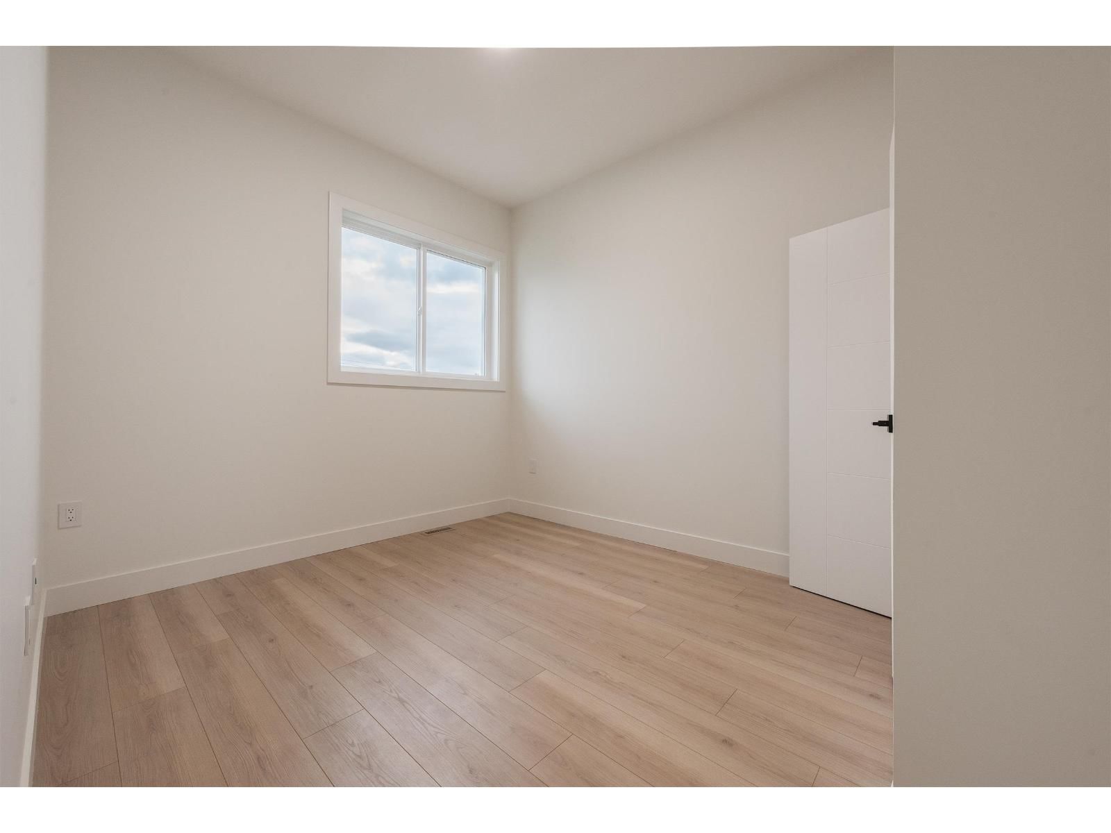 46339 MAPLE AVENUE Image 34