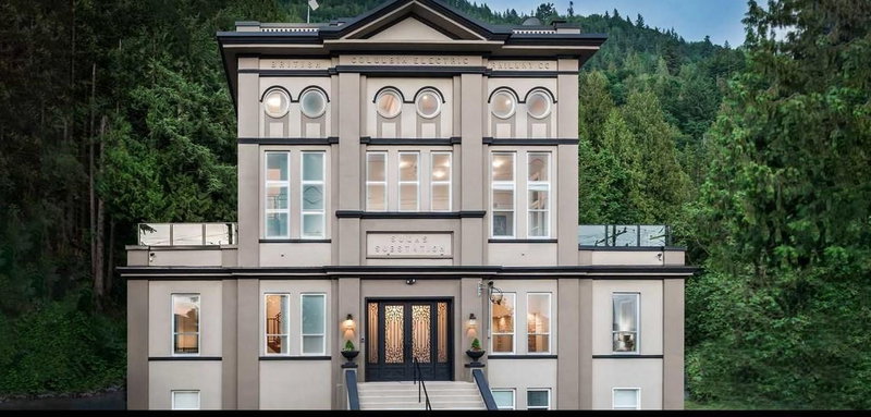 39623 OLD YALE Road Abbotsford British Columbia, V3G 1X7 - 10 Bedrooms Home For Sale