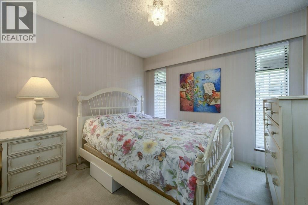 8194 WOODLAKE COURT Image 17