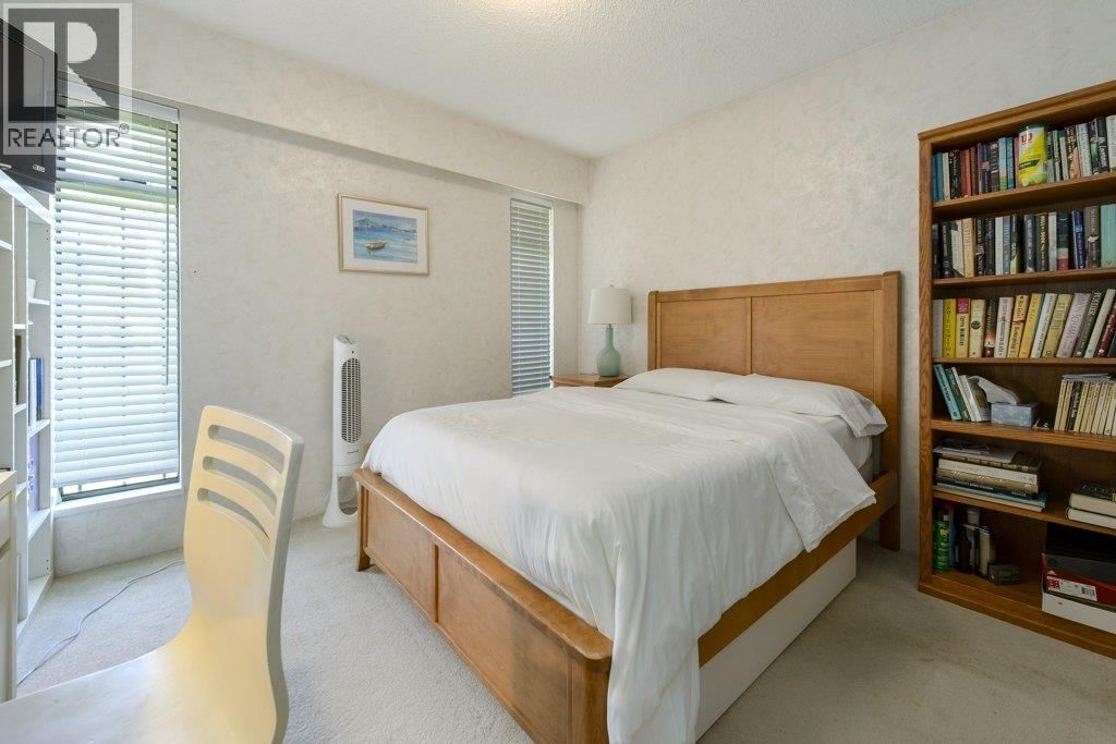 8194 WOODLAKE COURT Image 18