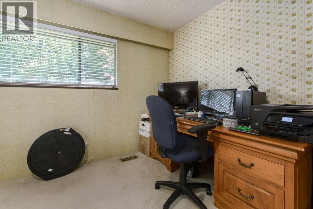 8194 WOODLAKE COURT Image 22