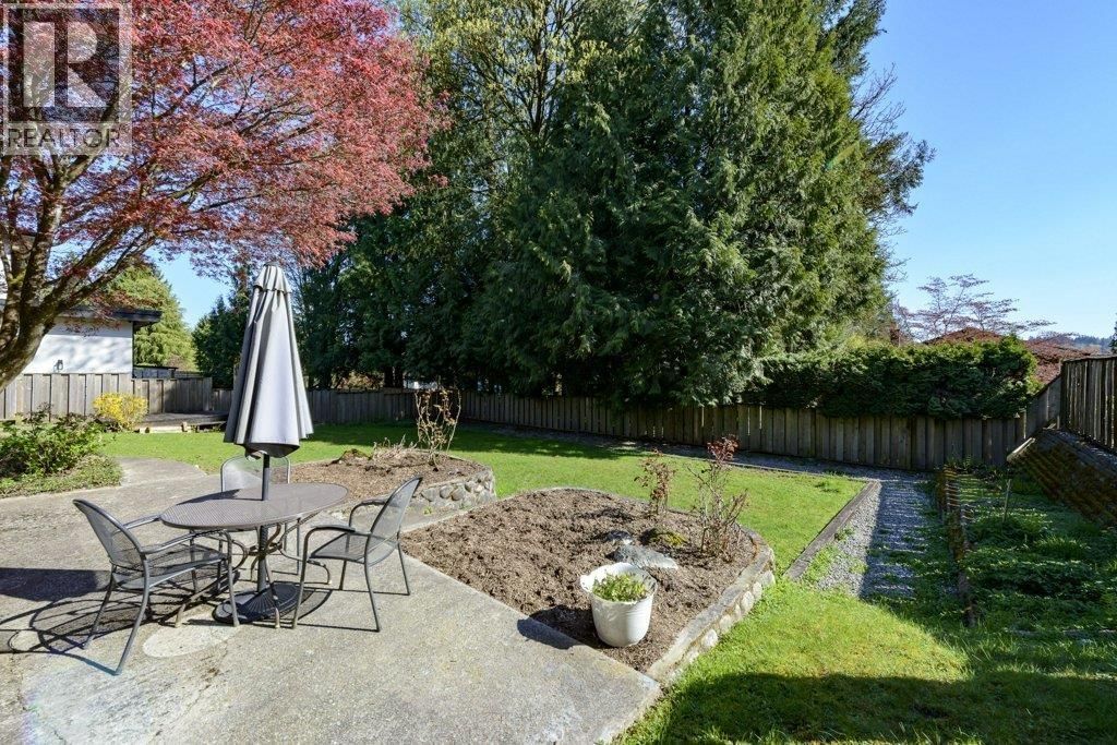 8194 WOODLAKE COURT Image 33