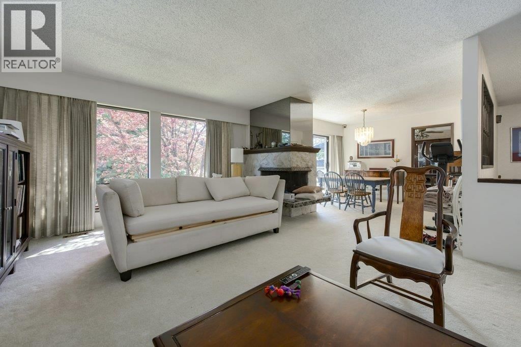 8194 WOODLAKE COURT Image 5