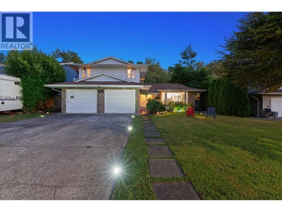 21034 BARKER Avenue | Maple Ridge British Columbia | Slide Image Three