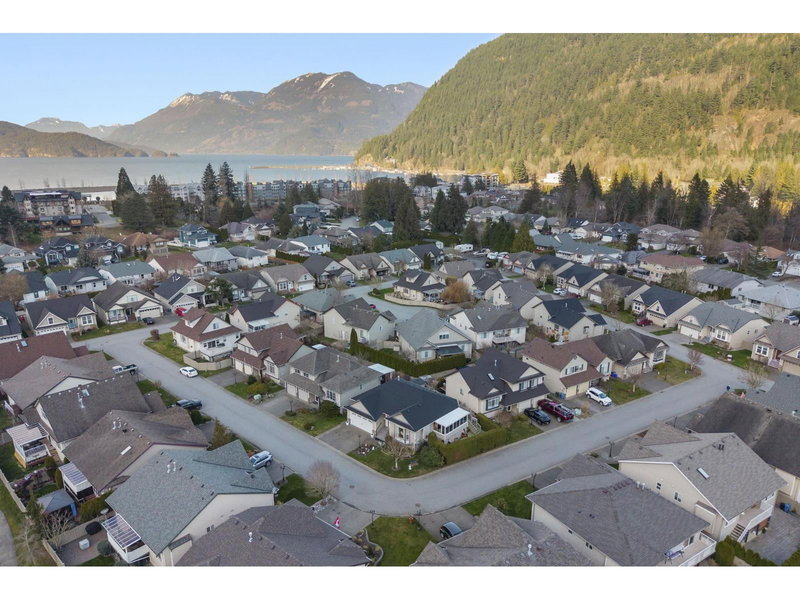41 - 349 WALNUT Avenue, Harrison Hot Springs, V0M1K0 | Image 2