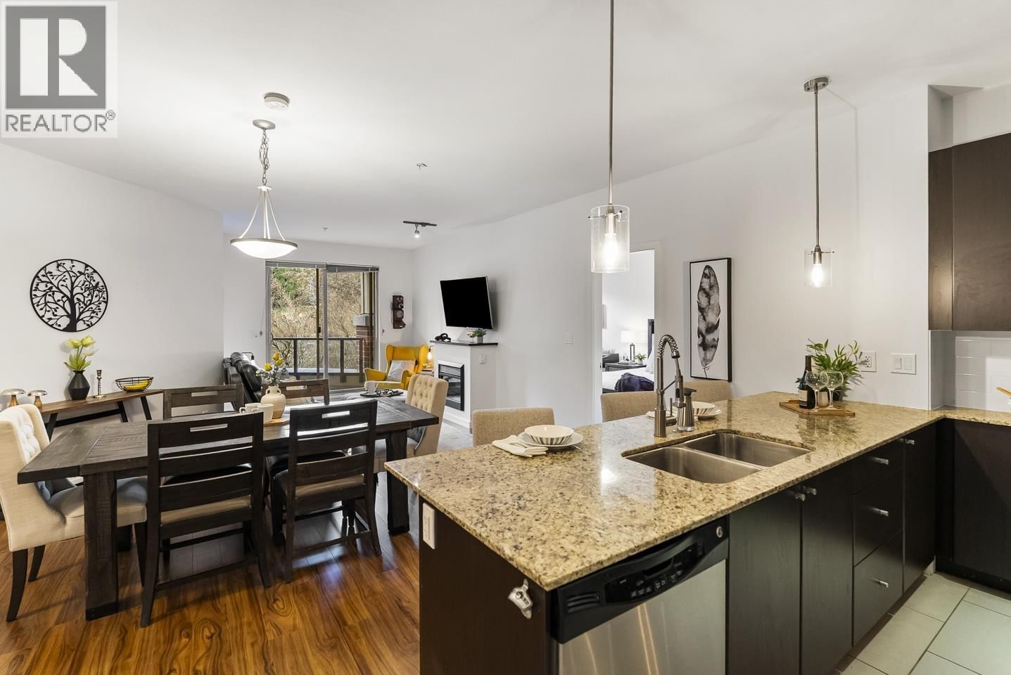 312 - 245 ROSS DRIVE Image 11