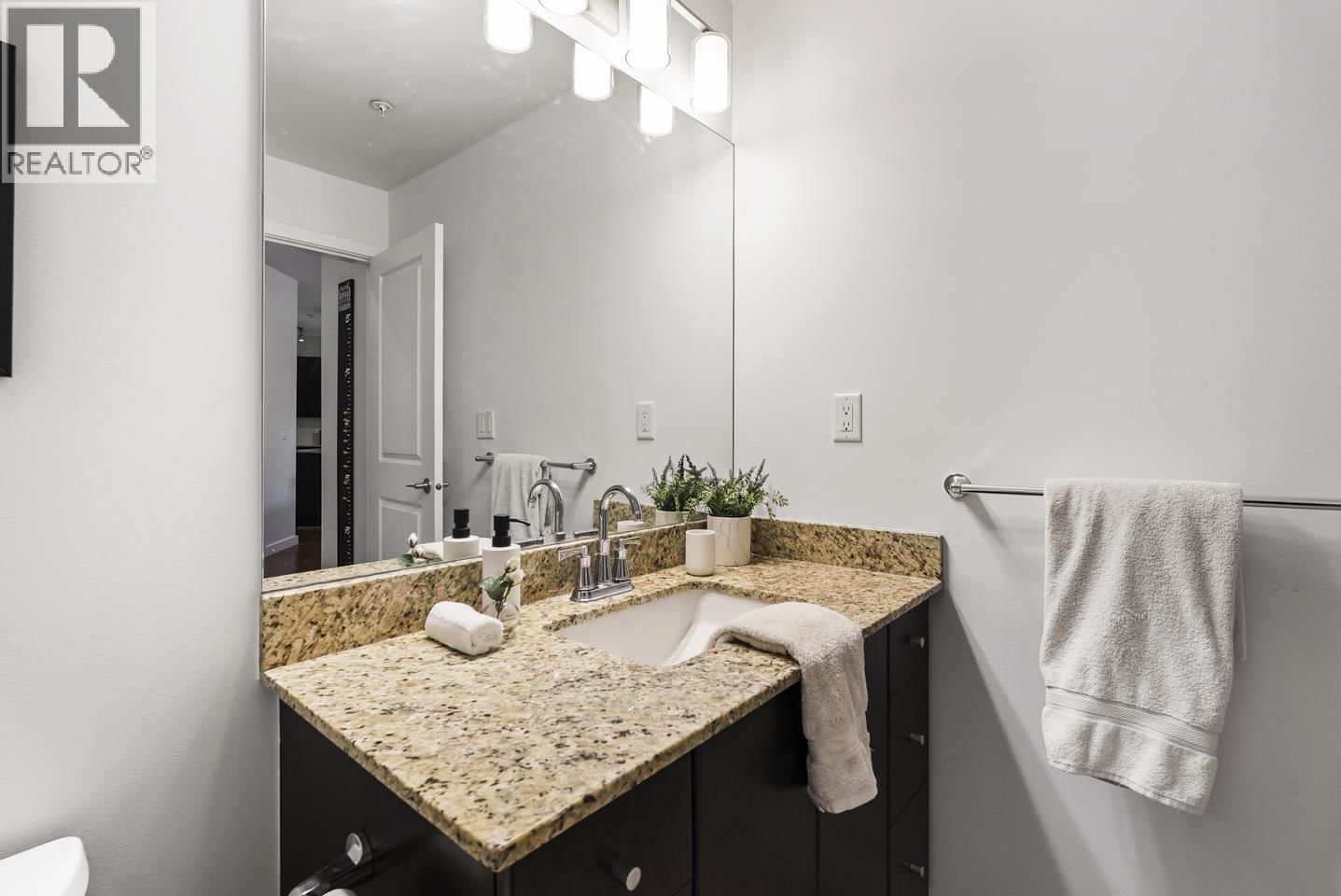 312 - 245 ROSS DRIVE Image 13